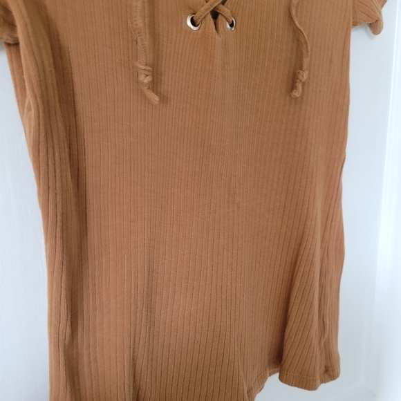 Urban Heritage - small - brown lace up fitted tshirt - Picture 3 of 8